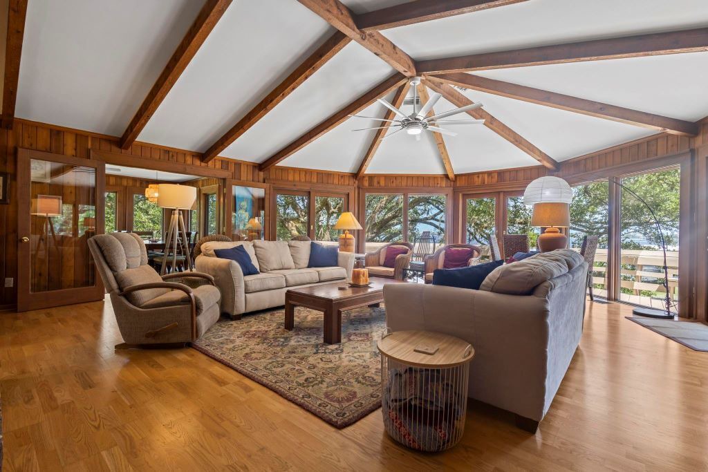 Photo of Livingroom in Ono Island