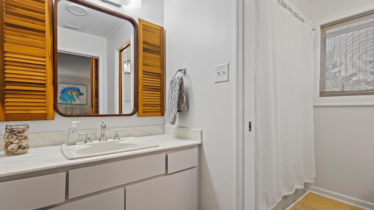 Photo of Bathroom in Ono Island