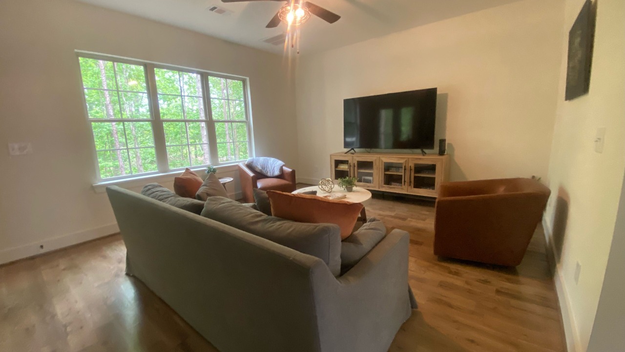Photo of Livingroom in Tallassee
