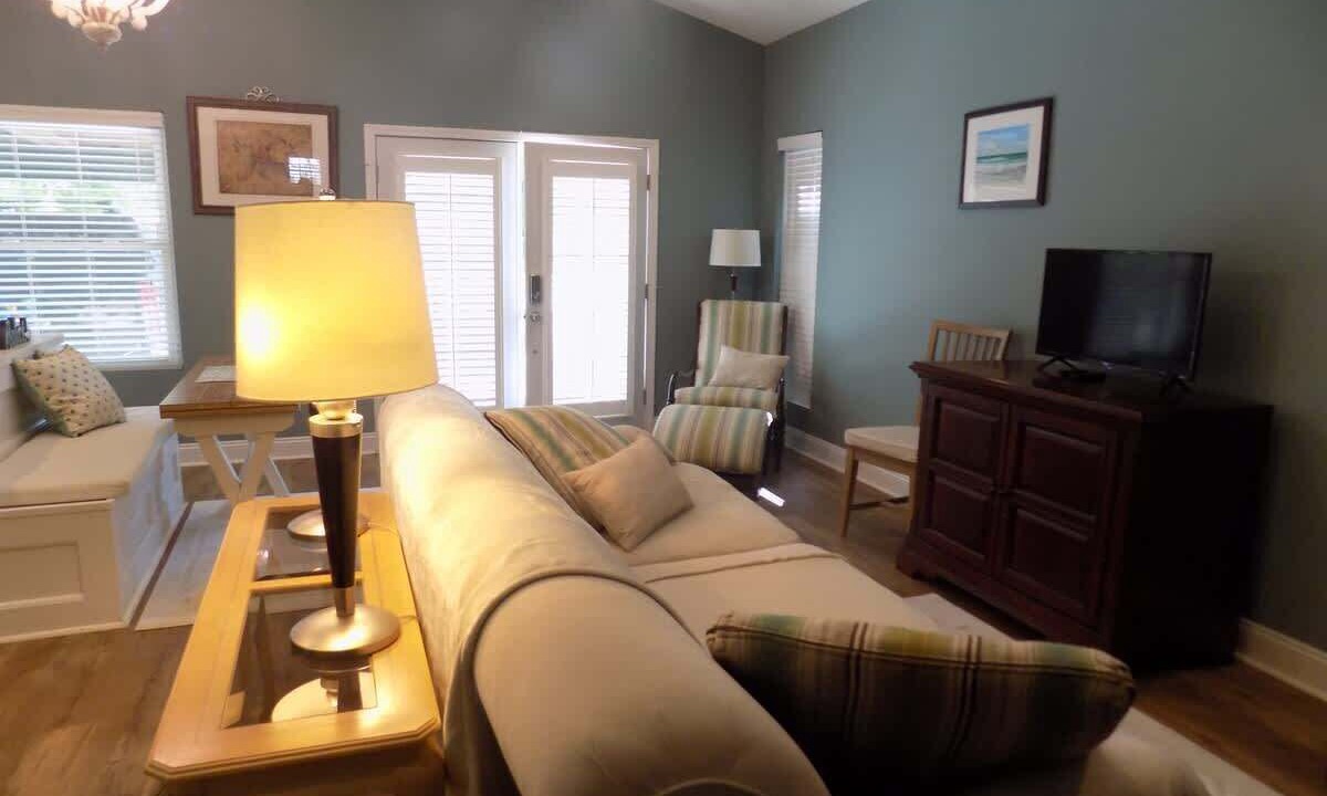 Photo of Livingroom in Northeast Pensacola