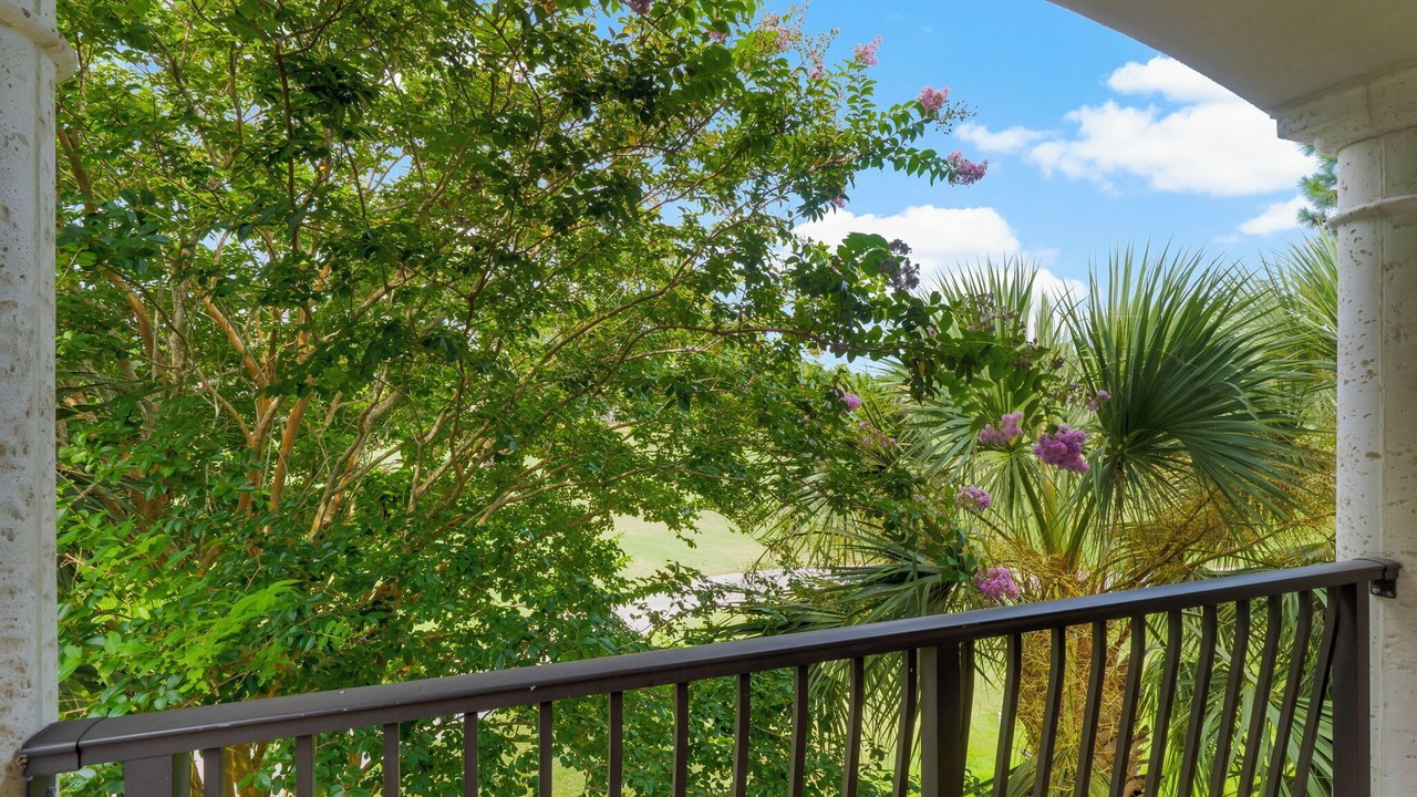 Photo of Patio Balcony in Villa Lago
