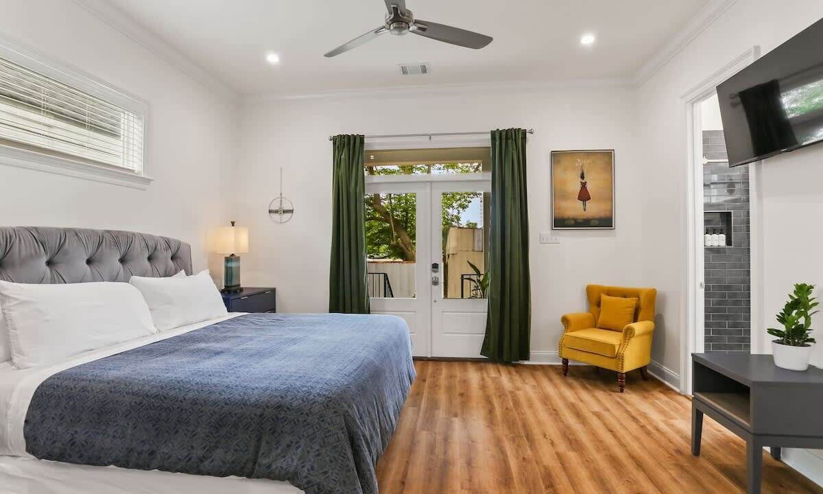 Photo of Bedroom in Mid-City