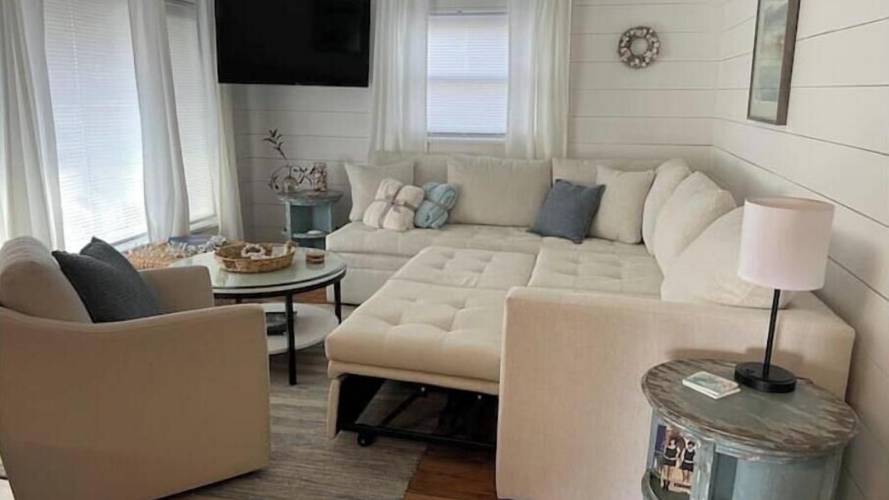 Photo of Livingroom in Biloxi