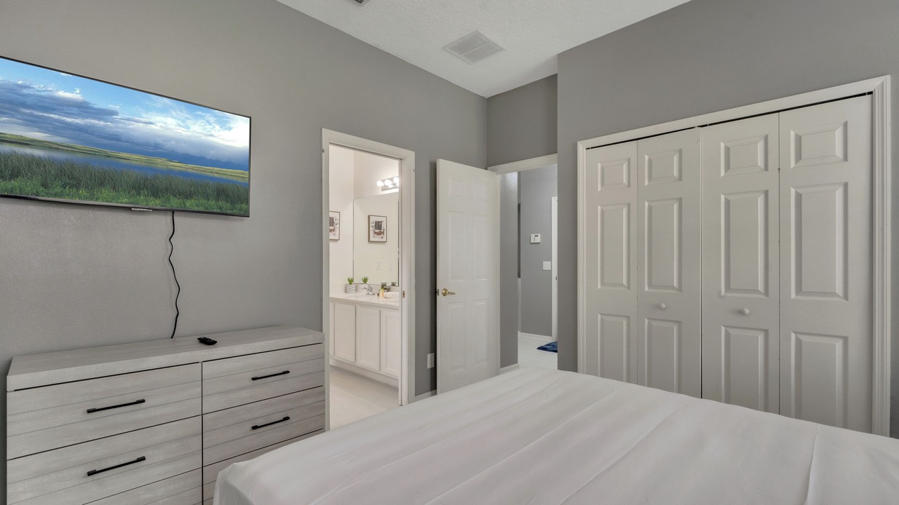 Photo of Bedroom in Florida Pines