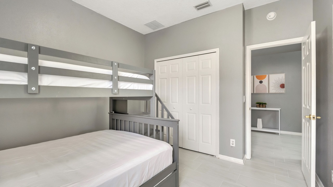 Photo of Bedroom in Florida Pines