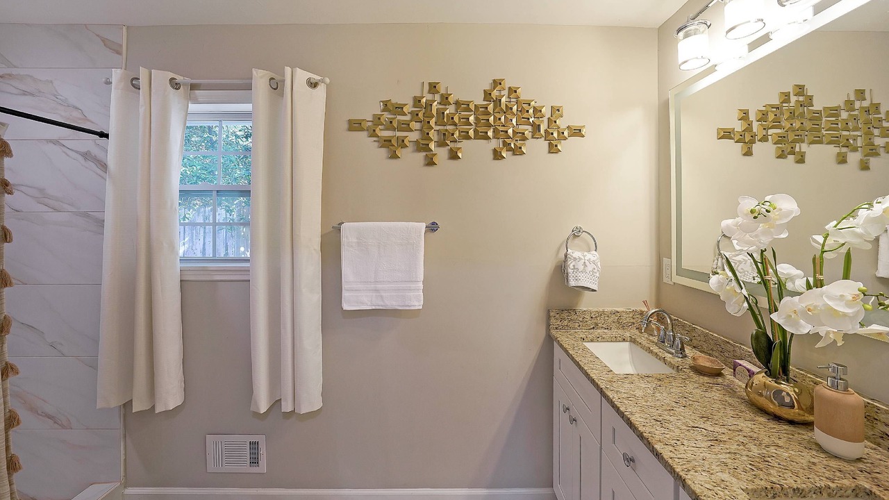Photo of Bathroom in Stone Mountain