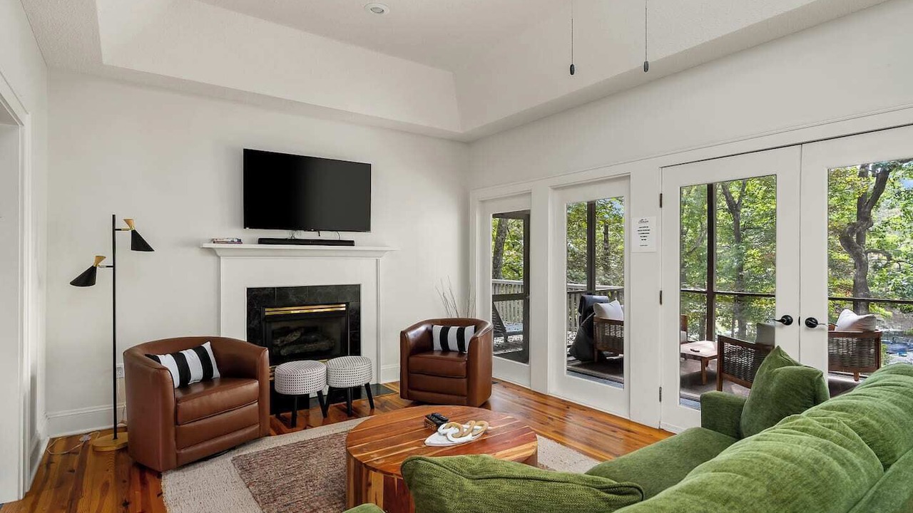 Photo of Livingroom in Six Mile