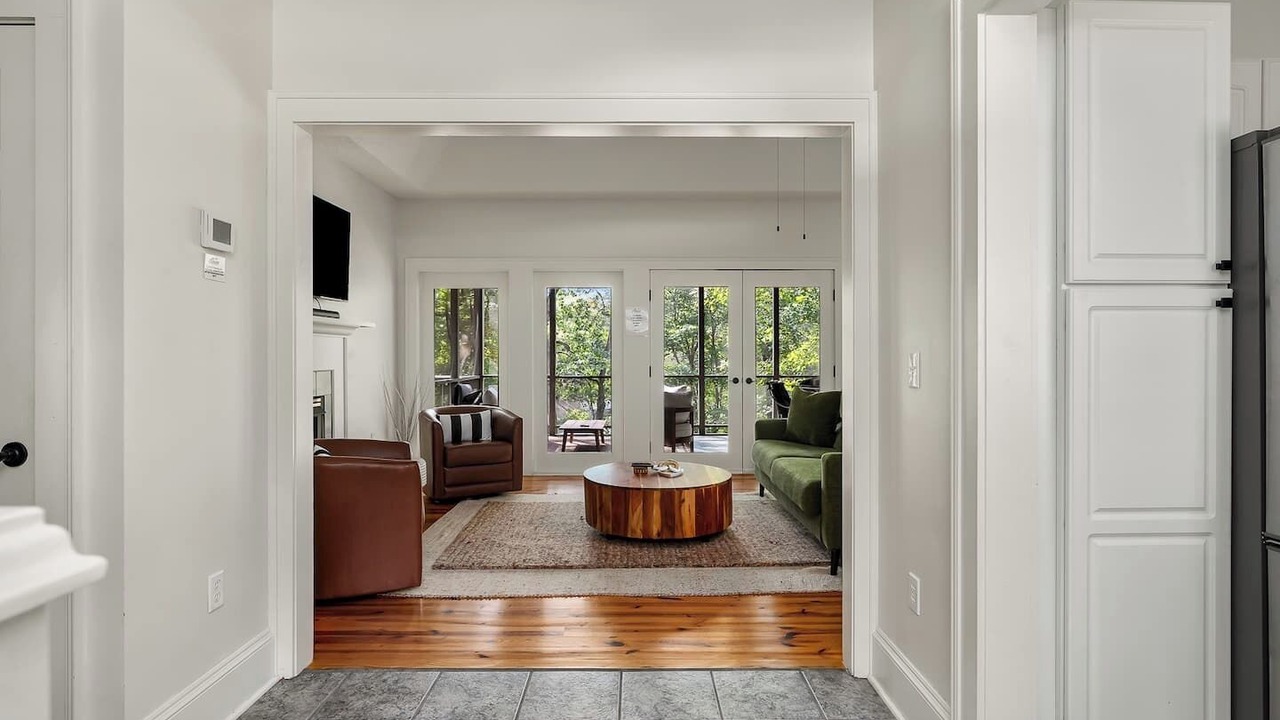 Photo of Livingroom in Six Mile