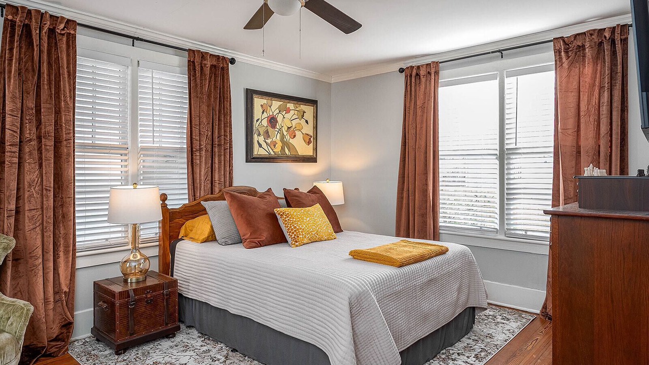 Photo of Bedroom in Midtown