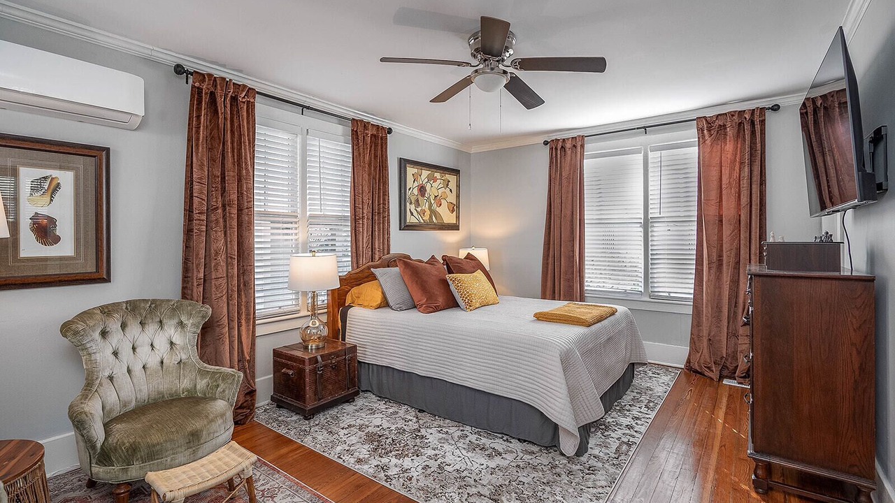 Photo of Bedroom in Midtown