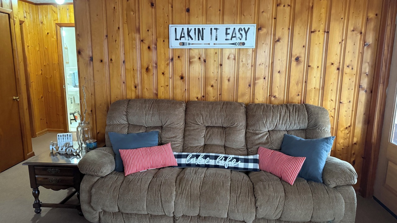 Photo of Livingroom in Jacksons' Gap