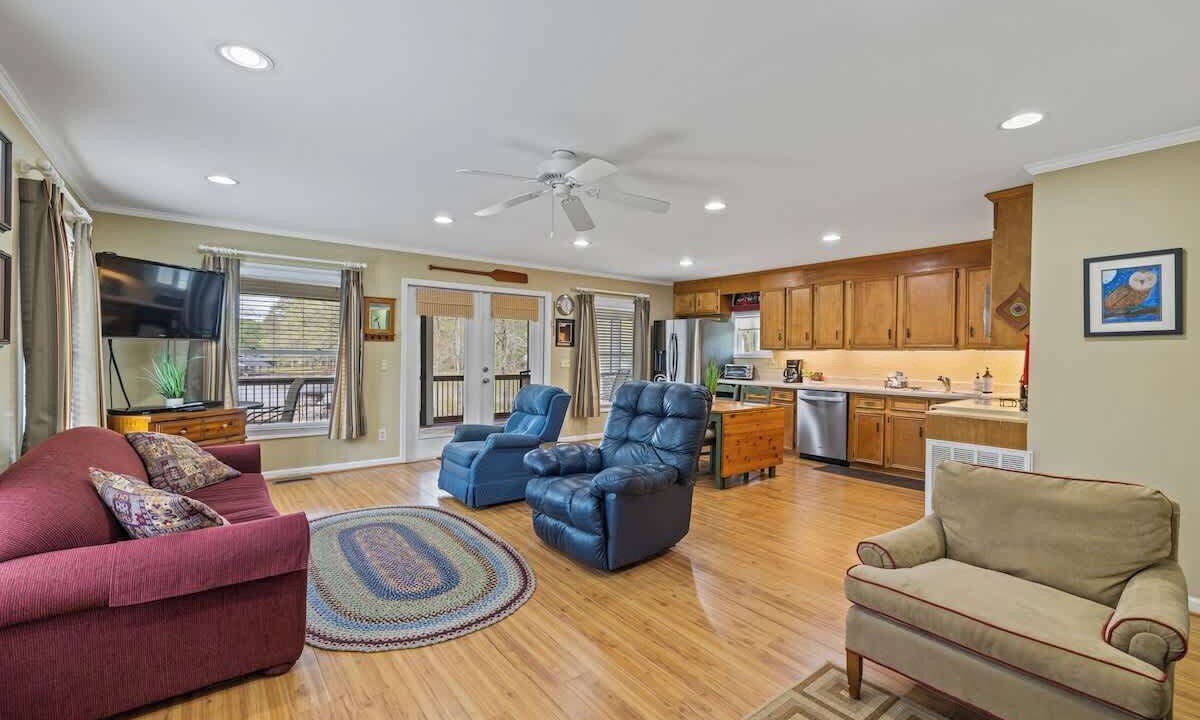 Photo of Livingroom in Eatonton