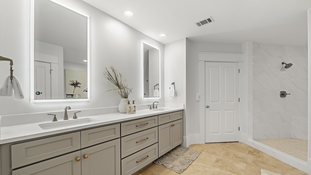 Photo of Bathroom in Dune Allen Beach