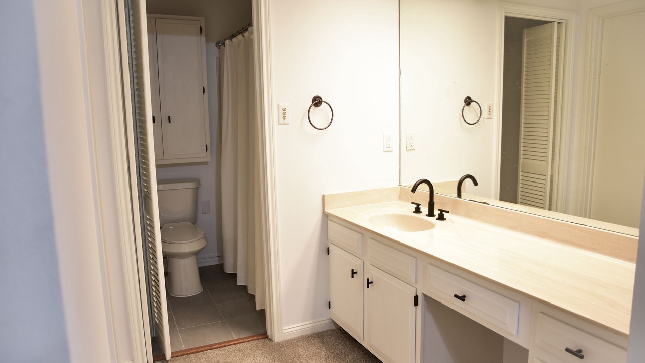 Photo of Bathroom in Mandeville