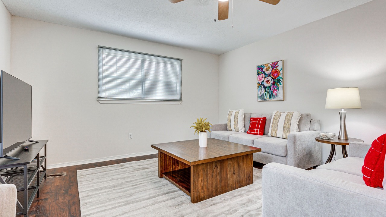 Photo of Livingroom in Chatom
