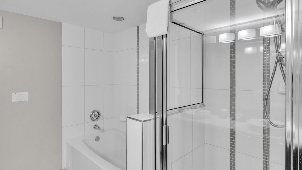 Photo of Bathroom in Baytowne Wharf