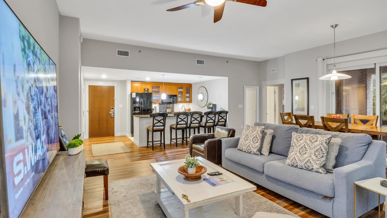 Photo of Livingroom in Baytowne Wharf