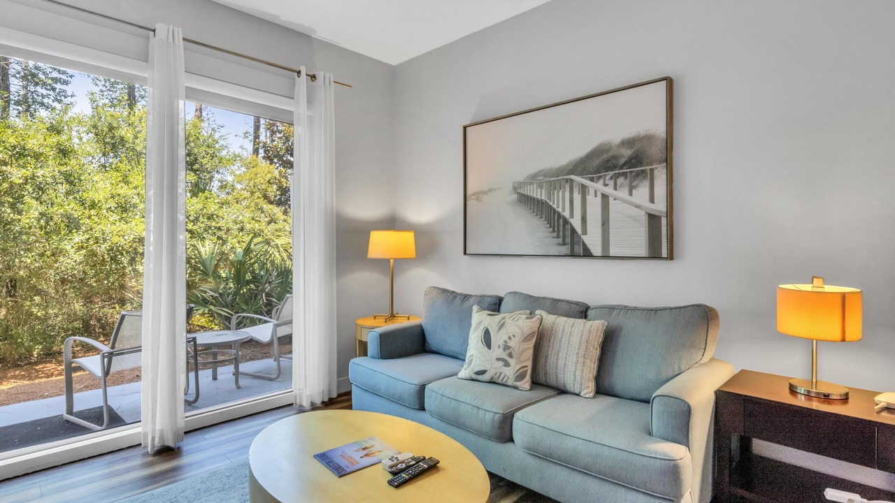 Photo of Livingroom in Baytowne Wharf