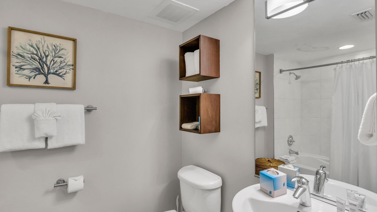 Photo of Bathroom in Baytowne Wharf