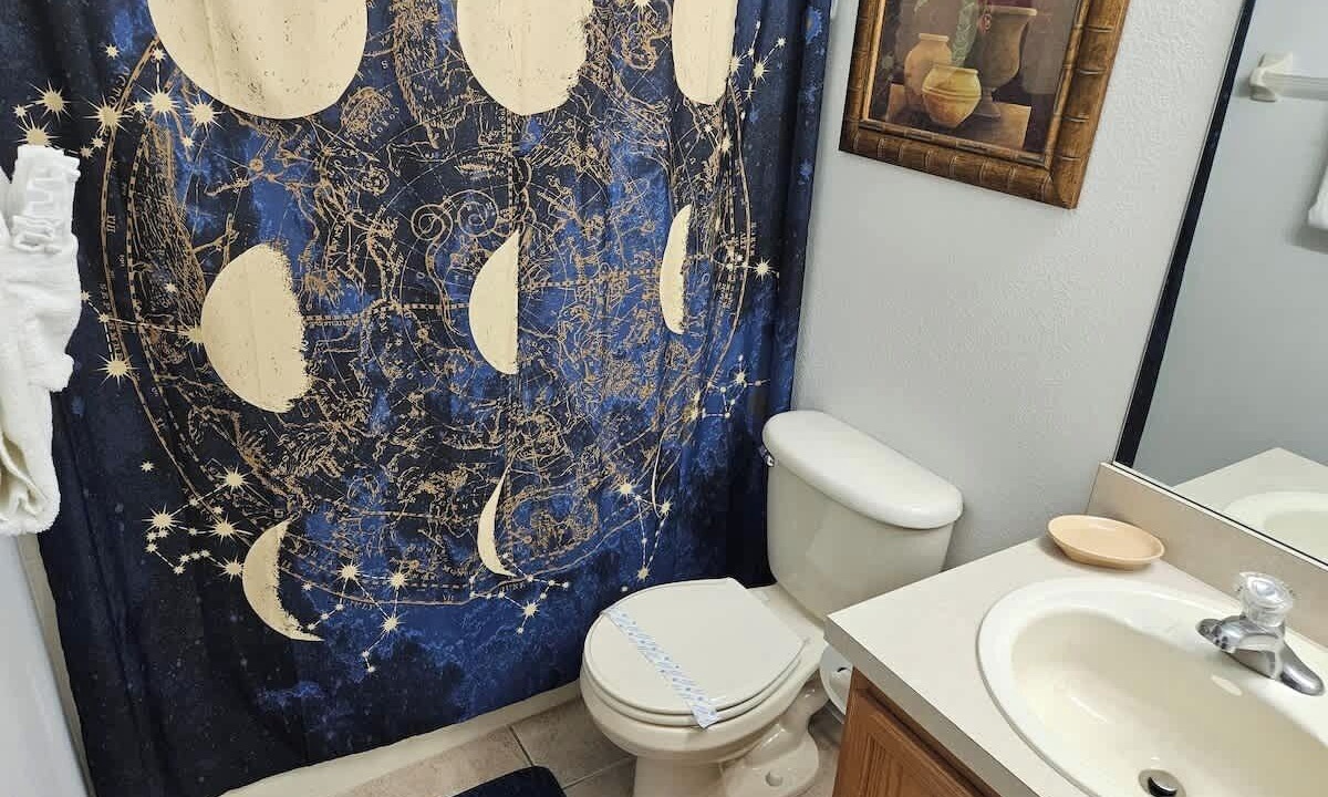 Photo of Bathroom in Sunset Ridge