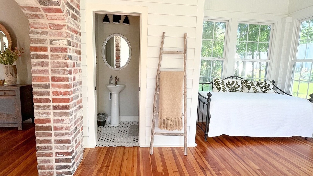 Photo of Bedroom in Laurel