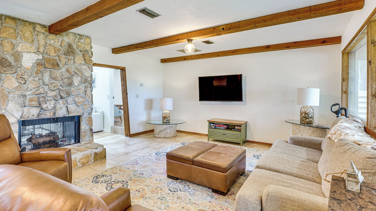 Photo of Livingroom in Melrose