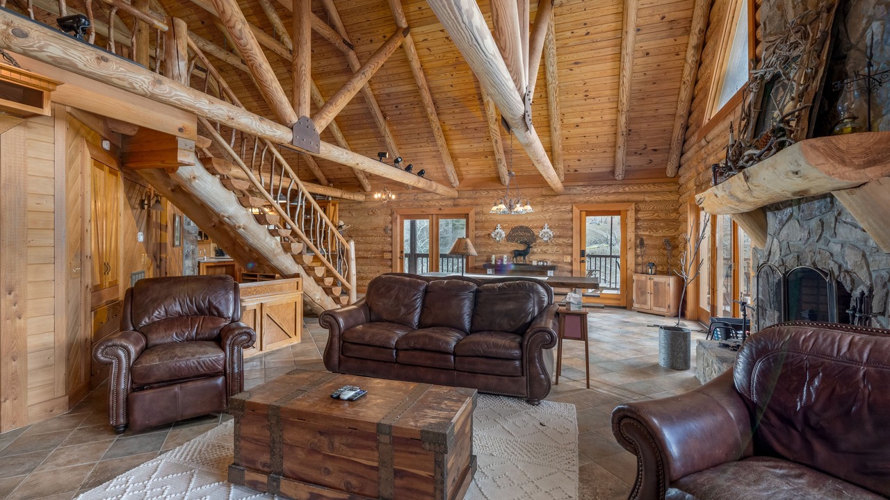 Photo of Livingroom in Northport