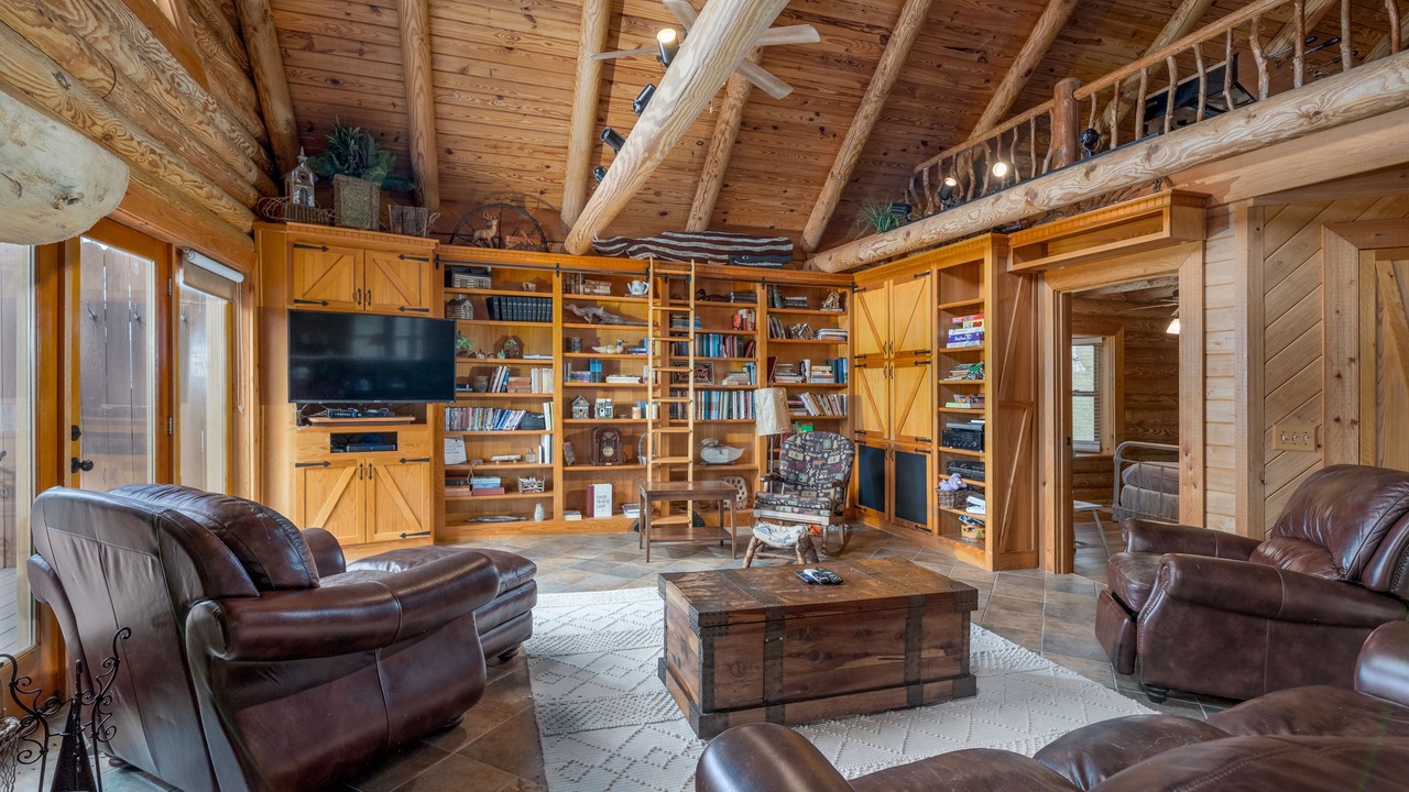 Photo of Livingroom in Northport