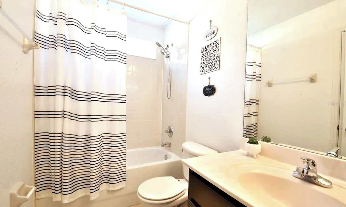 Photo of Bathroom in Davenport