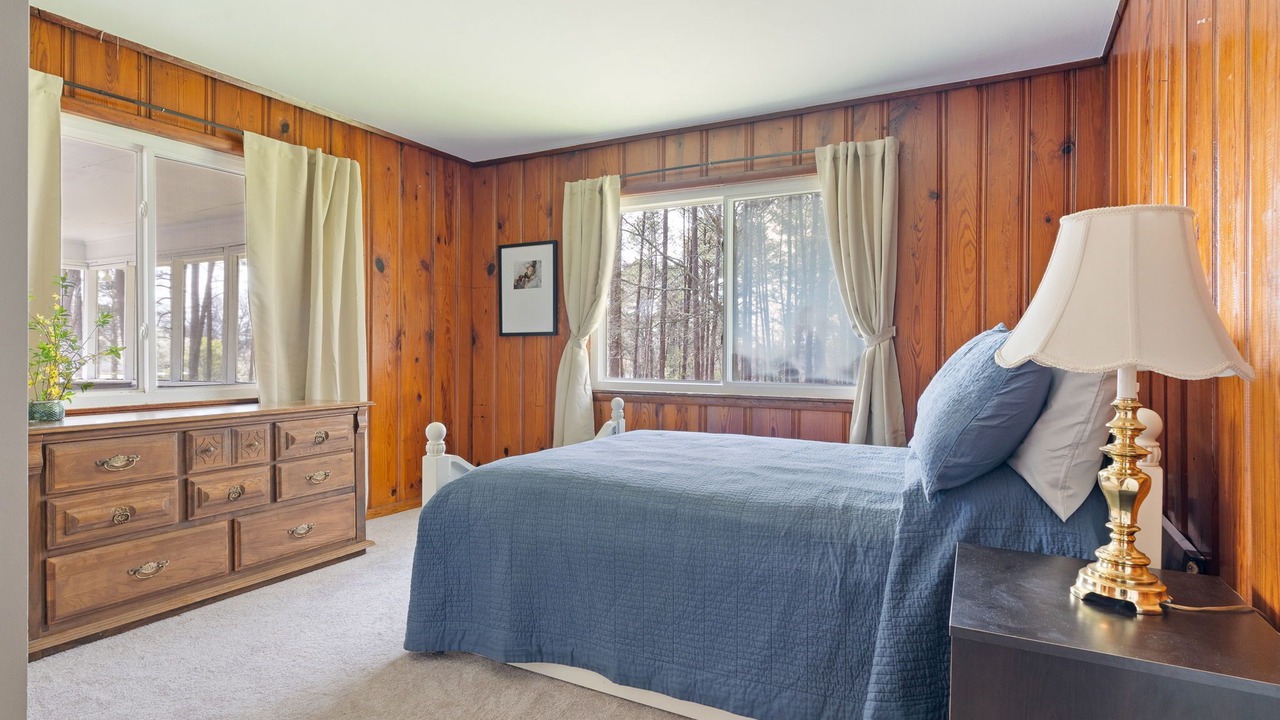 Photo of Bedroom in Gardendale