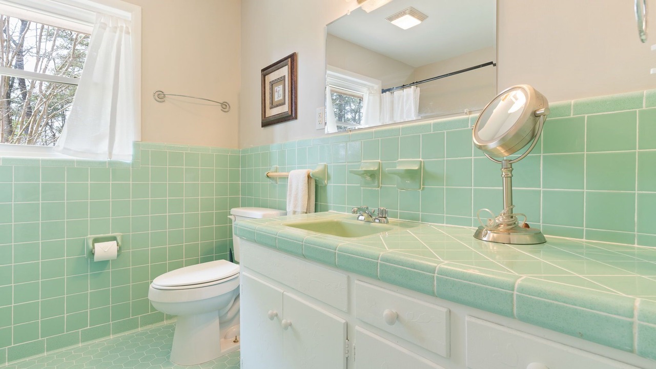 Photo of Bathroom in Gardendale