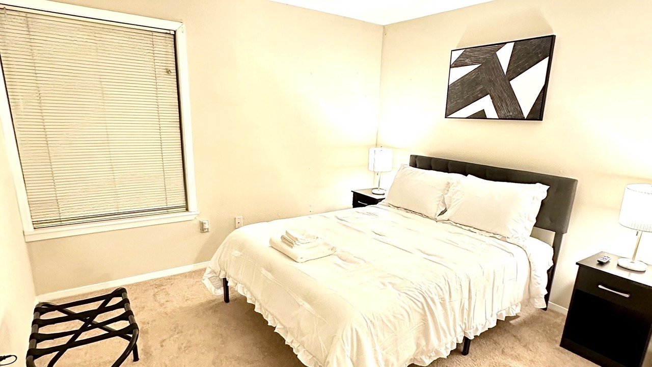 Photo of Bedroom in Fondren