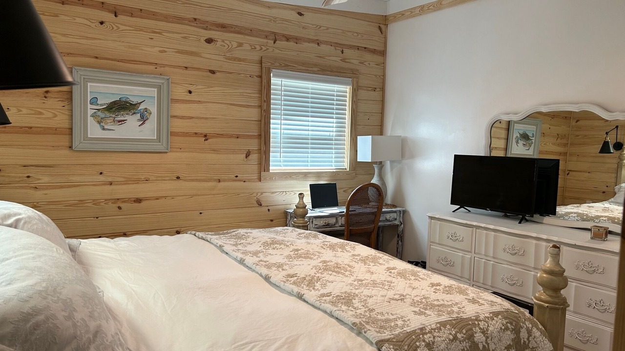 Photo of Bedroom in Alabama Gulf Coast