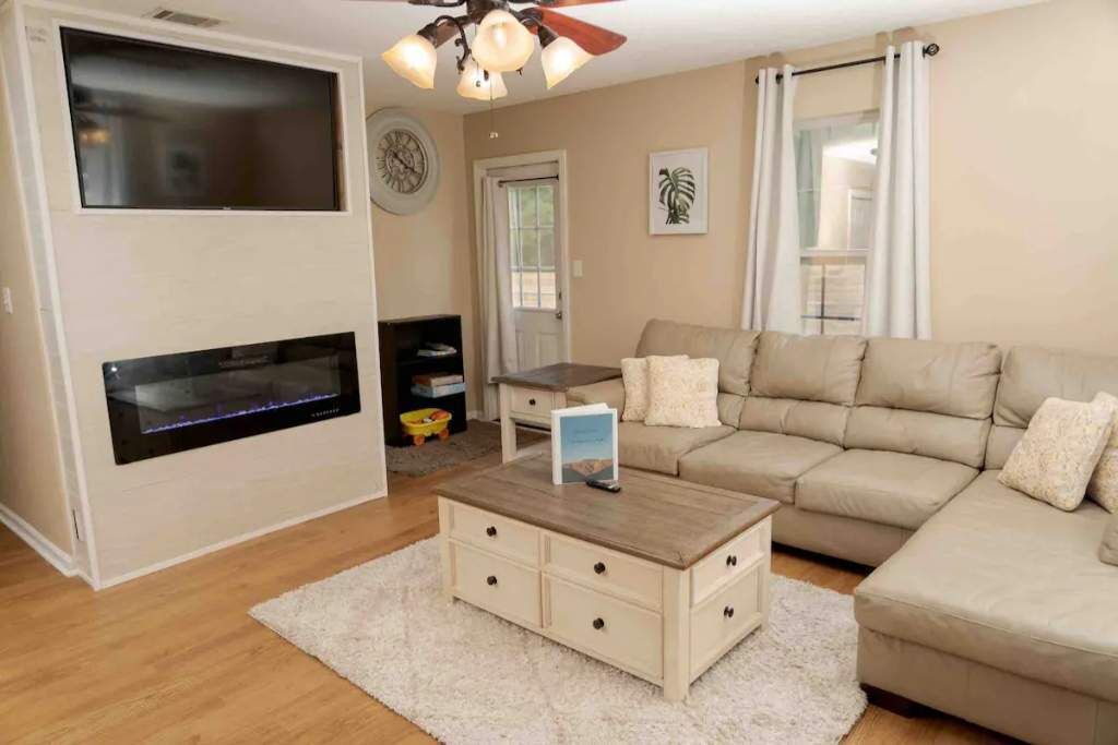 Photo of Livingroom in Valdosta