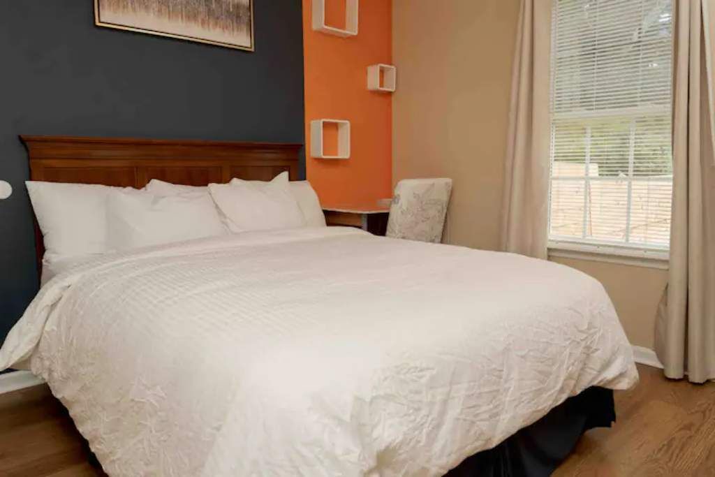 Photo of Bedroom in Valdosta