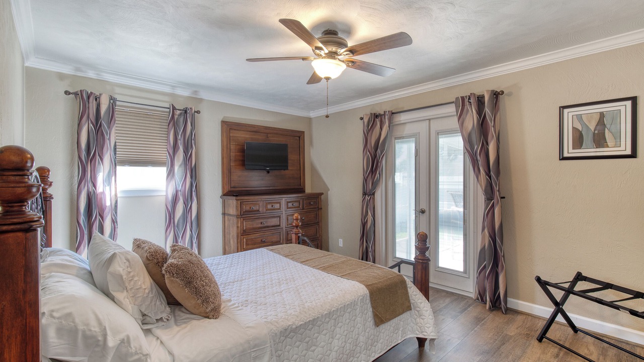 Photo of Bedroom in Ormond Beach Plaza