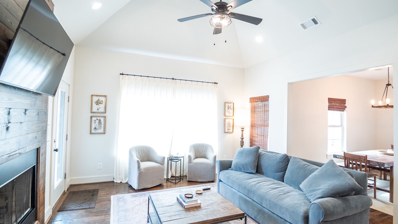 Photo of Livingroom in Tallassee
