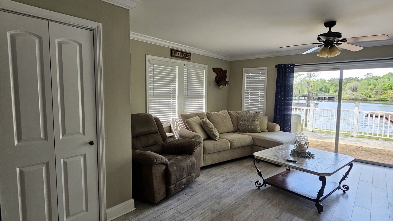 Photo of Livingroom in Warwick