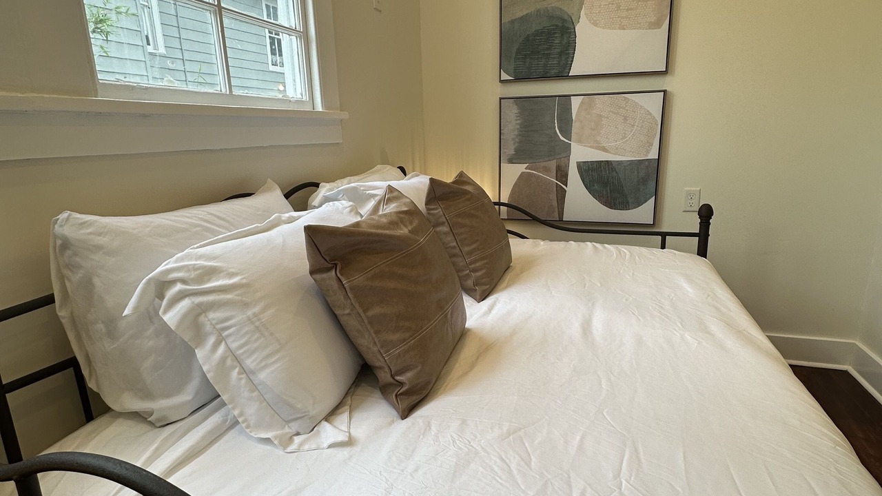 Photo of Bedroom in Mid-City