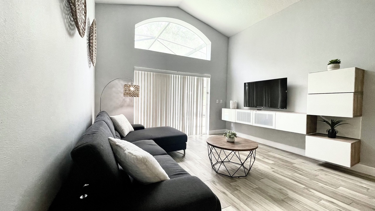 Photo of Livingroom in Four Corners