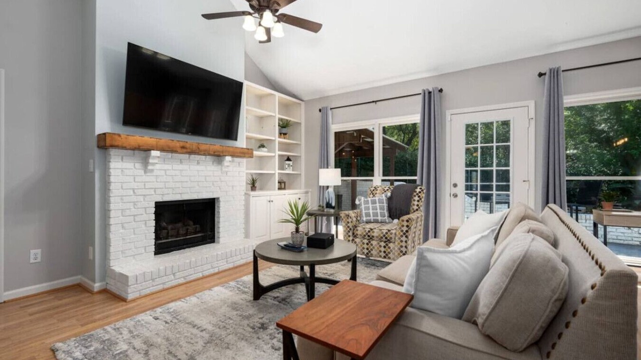 Photo of Livingroom in Hoover