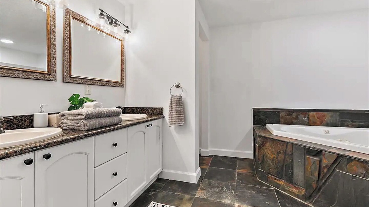 Photo of Bathroom in Murray Hill