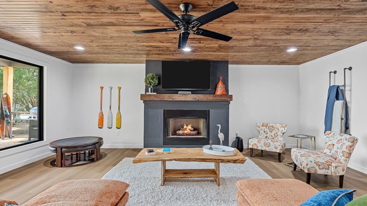 Photo of Livingroom in Homer