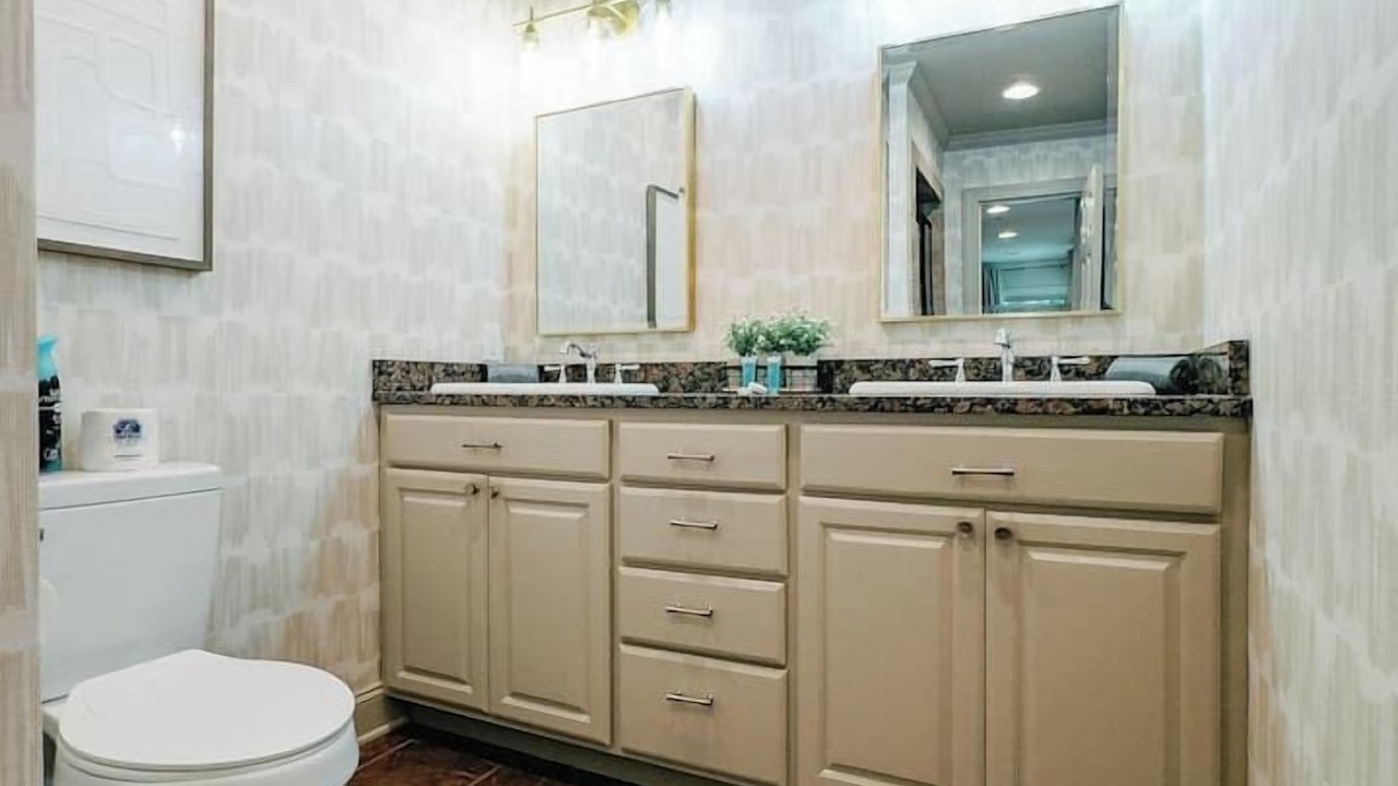 Photo of Bathroom in Fort Payne