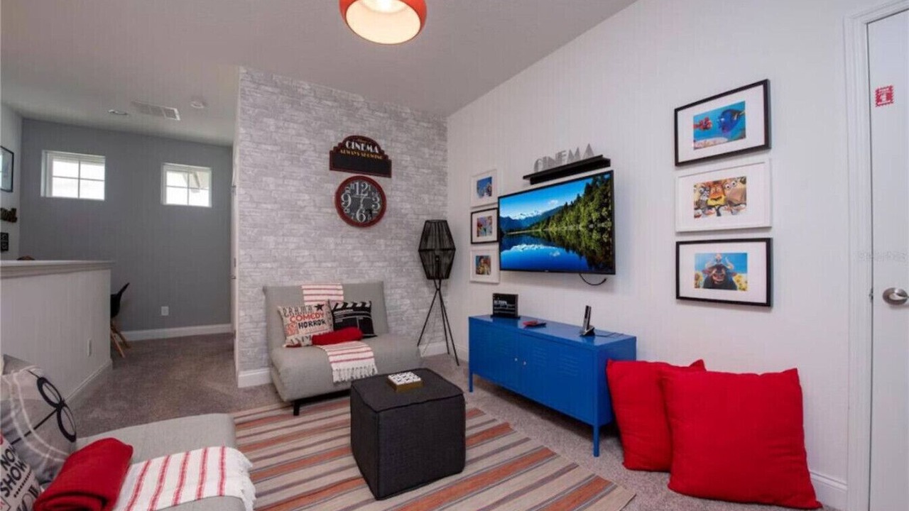 Photo of Livingroom in Davenport
