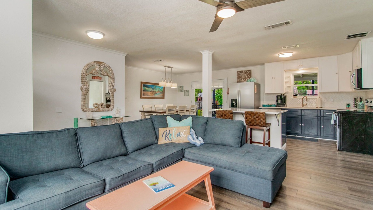 Photo of Livingroom in Sunset Bayou