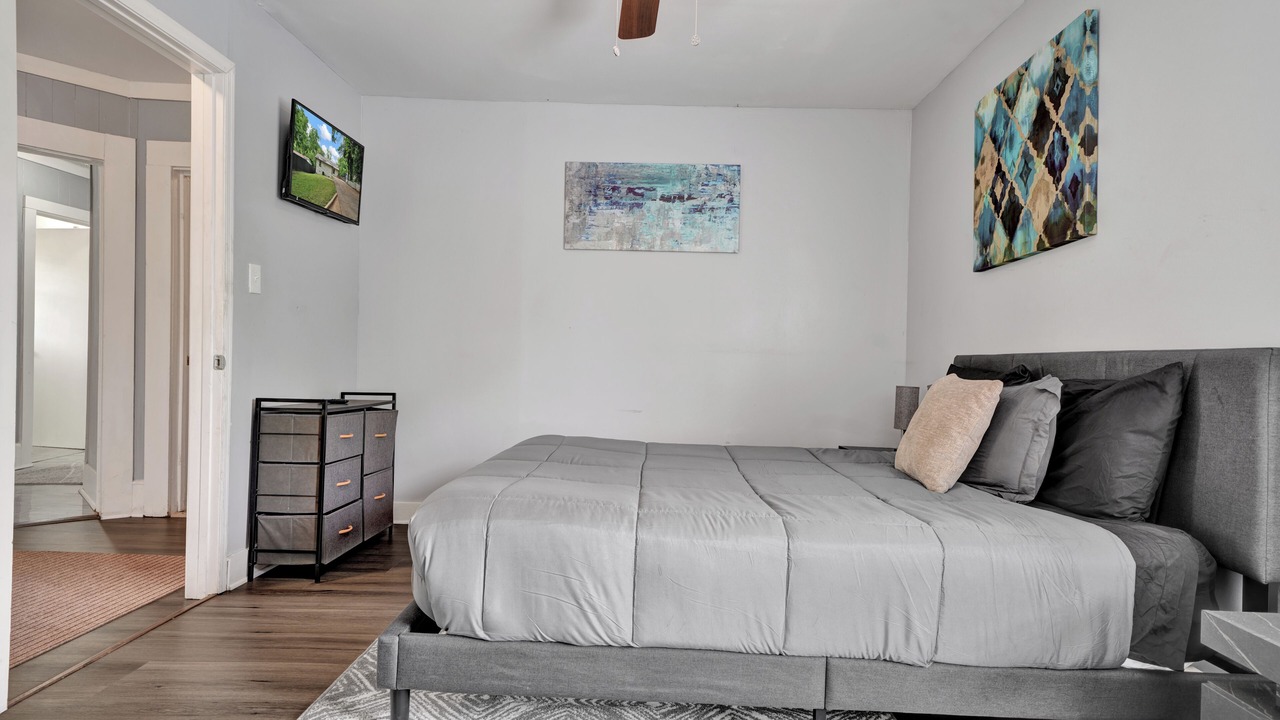 Photo of Bedroom in Crestline Heights