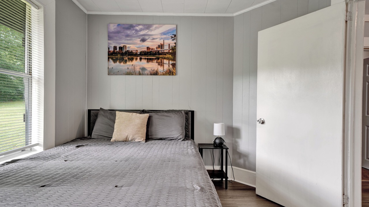 Photo of Bedroom in Crestline Heights