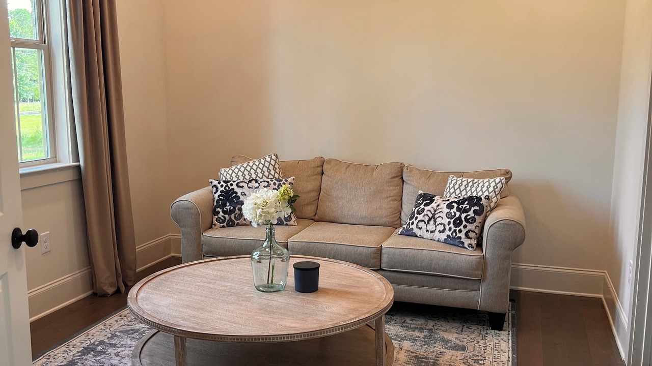 Photo of Livingroom in Waverly