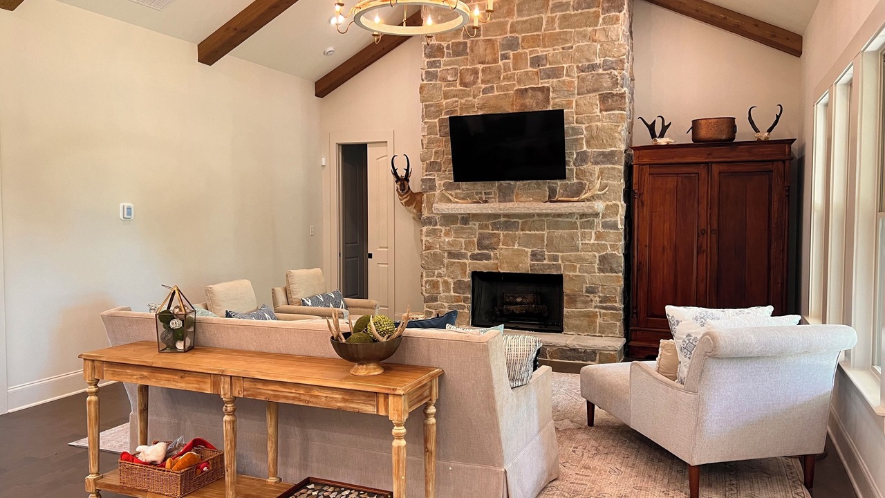 Photo of Livingroom in Waverly